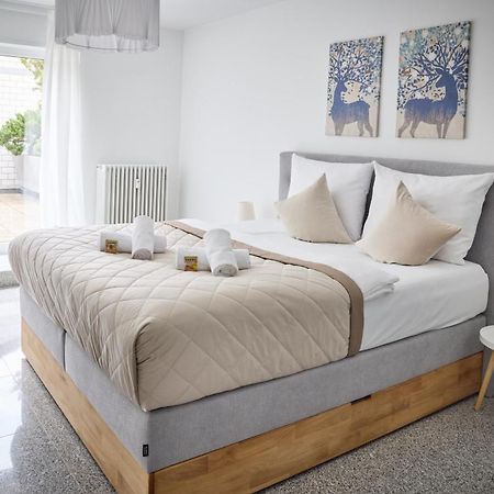 Idee Living: Penthouse Apartment Mit Parkplatz ไวน์ไฮม์ ภายนอก รูปภาพ