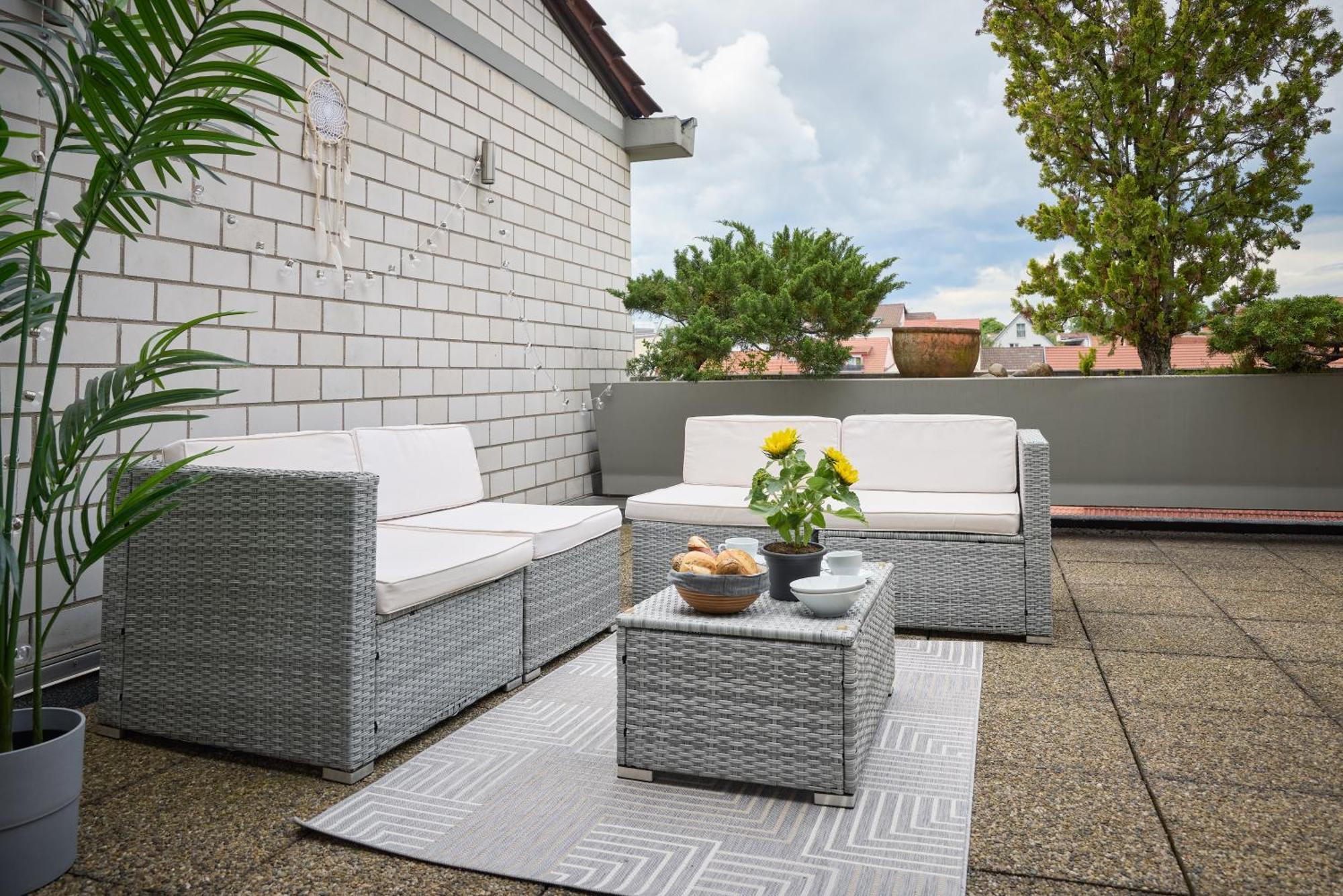 Idee Living: Penthouse Apartment Mit Parkplatz ไวน์ไฮม์ ภายนอก รูปภาพ