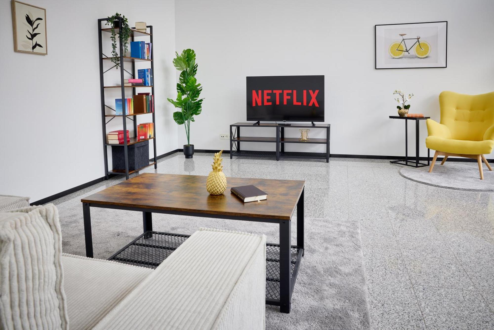 Idee Living: Penthouse Apartment Mit Parkplatz ไวน์ไฮม์ ภายนอก รูปภาพ